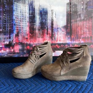 Women’s Antelope wedge boots